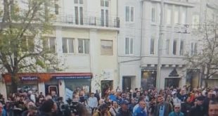 Когато адвокати грабнат микрофоните, се прояснява защо в Деня на Конституцията не е празнично